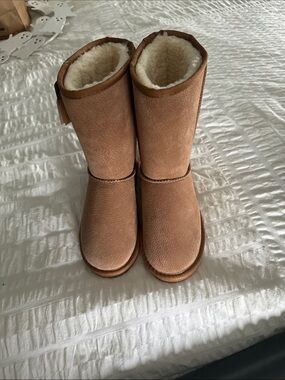 Classic Shearling-Lined Mid-Calf Winter Boots in Chestnut